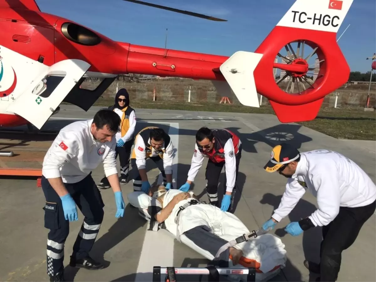 Göçük Altında Kalan İşçi, Ambulans Helikopter ile Hastaneye Kaldırıldı