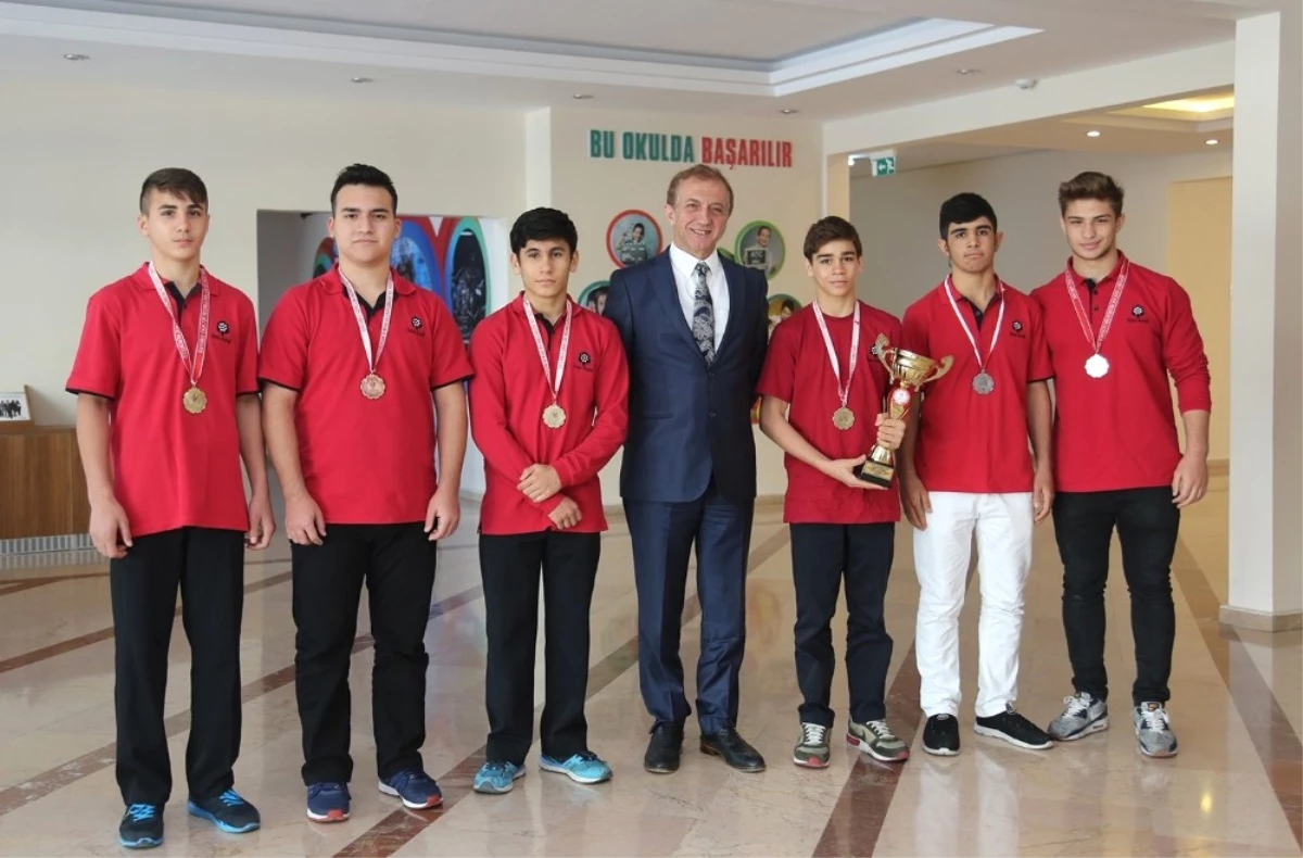 İhlas Koleji Güreş Takımı Marmara Bölge Şampiyonu