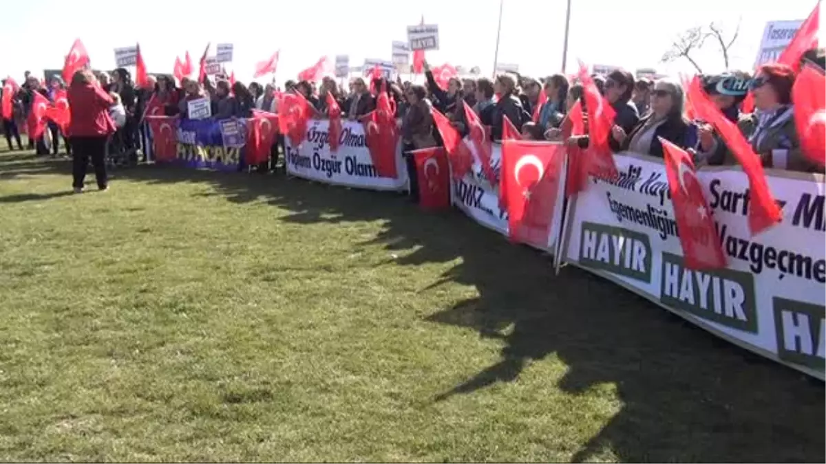 Kadına Şiddeti \'Analar Hayır Duasına\' Sloganıyla Protesto Ettiler