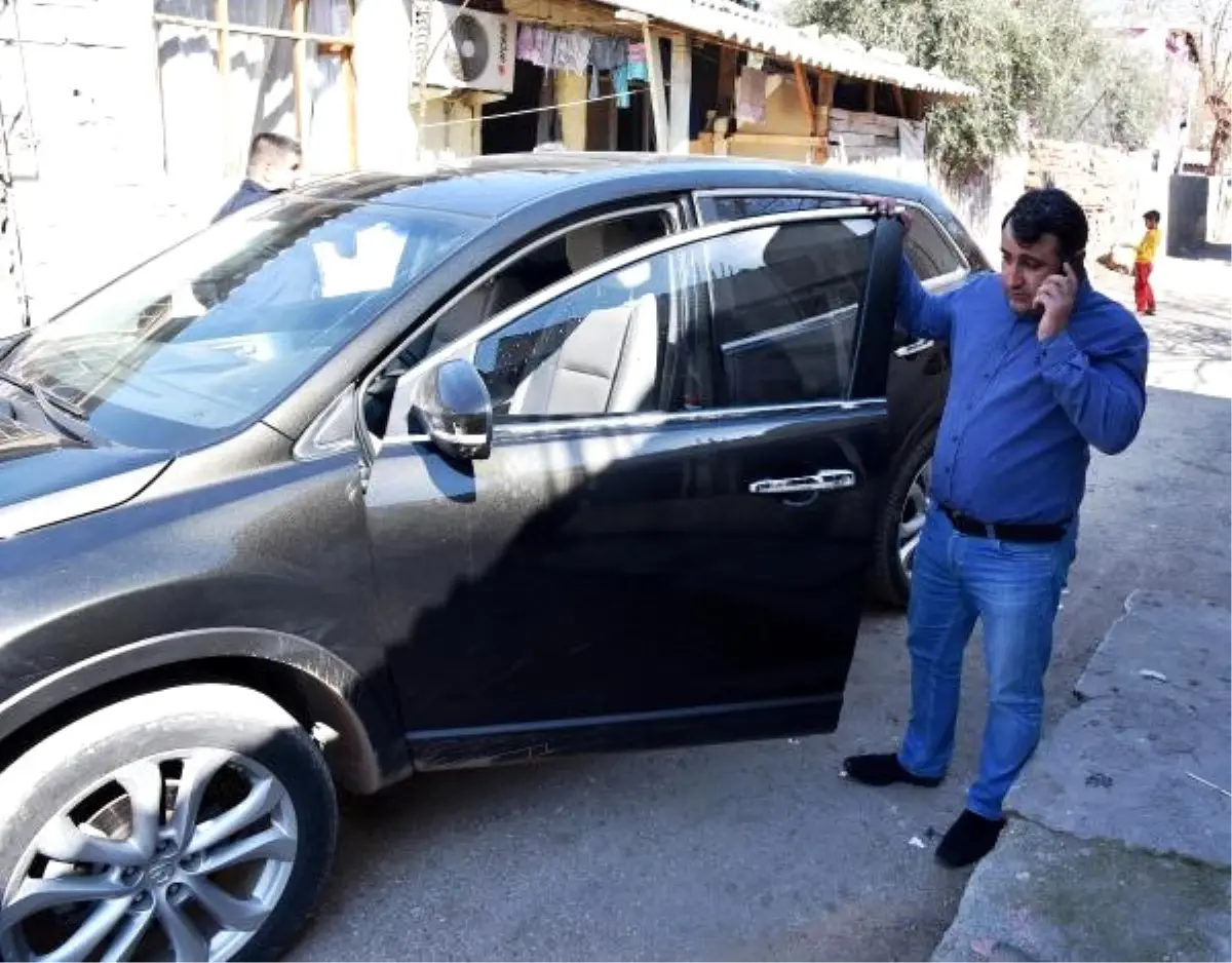Kaza Sonrası Taşlanan Azeri İş Adamı Cipini Bırakıp Kaçtı