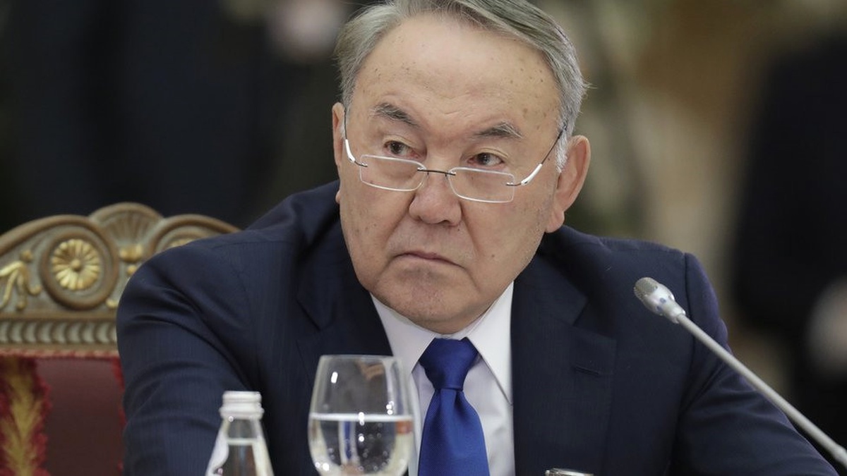 Kazakistan\'da Cumhurbaşkanının Yetkileri Azaltılıyor