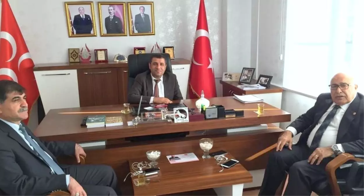 MHP Eski Milletvekili Hasan Özdemir, \'Evet\' Oyu Kullanacağını Açıkladı