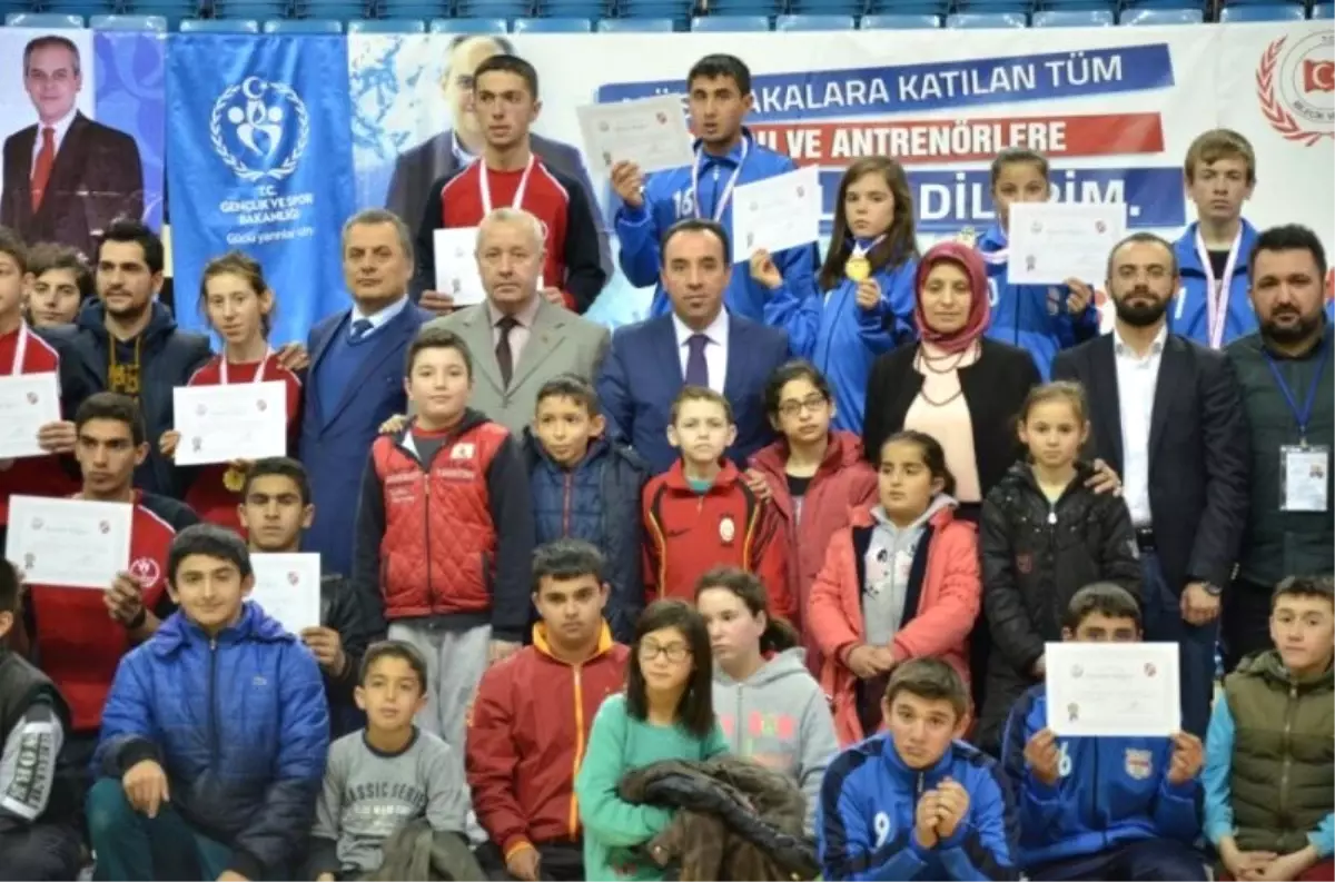 Okul Sporları Özel Sporcular Masa Tenisi Müsabakaları Tamamlandı