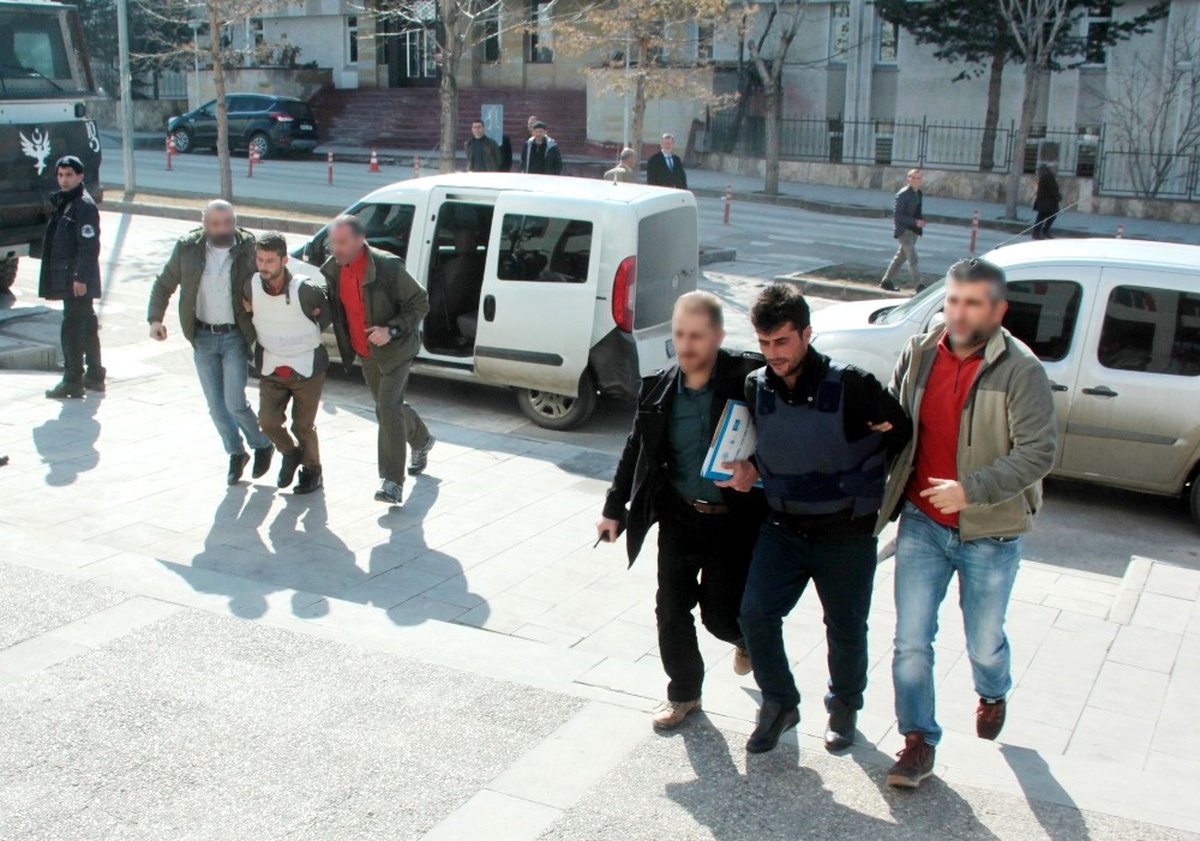 Otogardaki \'Kan Davası\' Cinayetinin Zanlıları Adliyeye Çıkarıldı