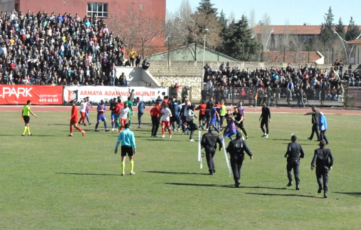 Utaş Uşakspor-Ödemişspor Maçı Tatil Edildi