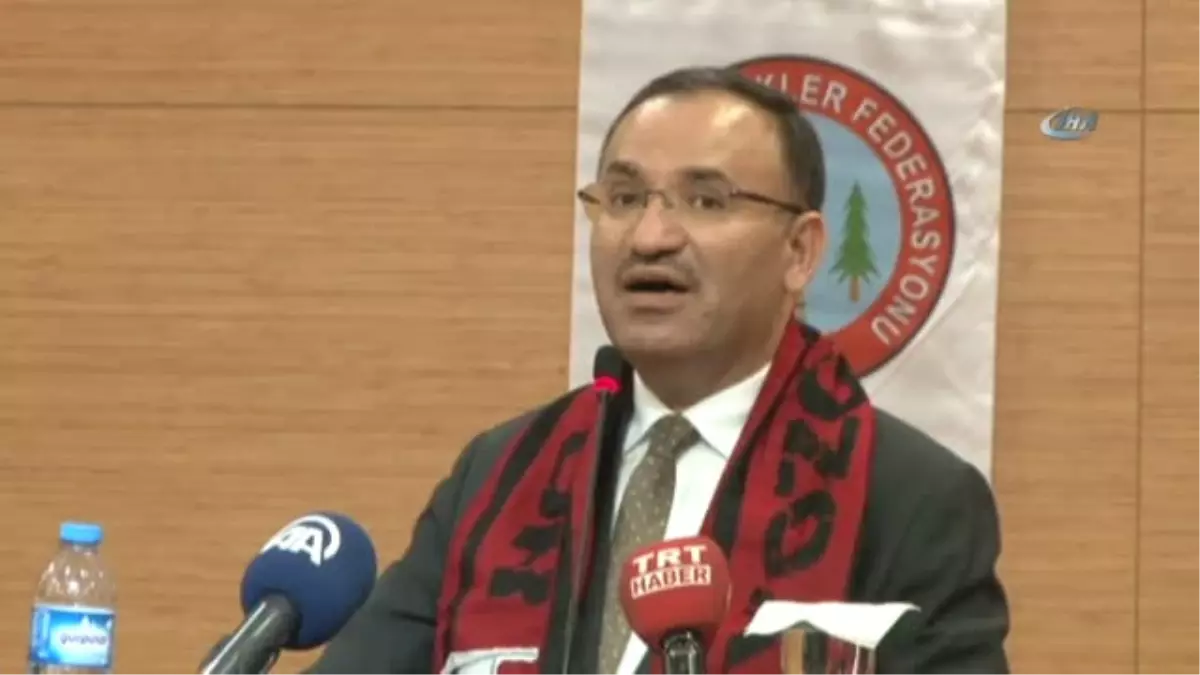 Adalet Bakanı Bekir Bozdağ: "Türkiye\'ye Düşmanlık Eden Herkese Kucaklarını Açıyorlar"