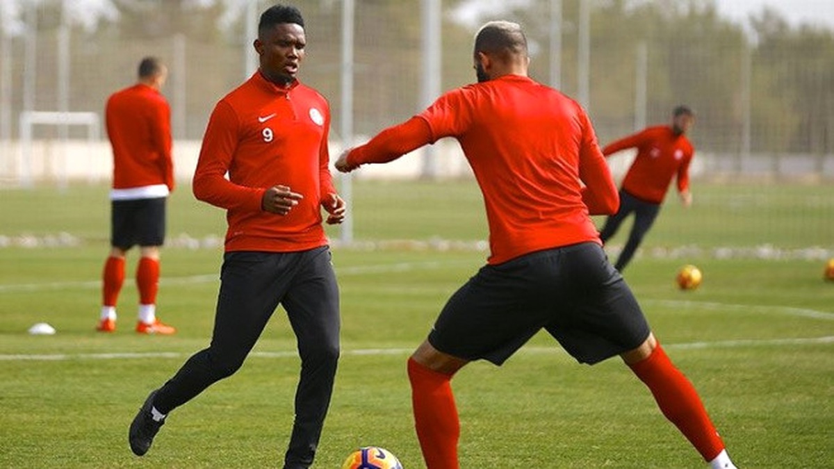 Antalyaspor Başkanı Öztürk: "Eto\'o\'yla 3 Yıllık Anlaşmak Riskli"