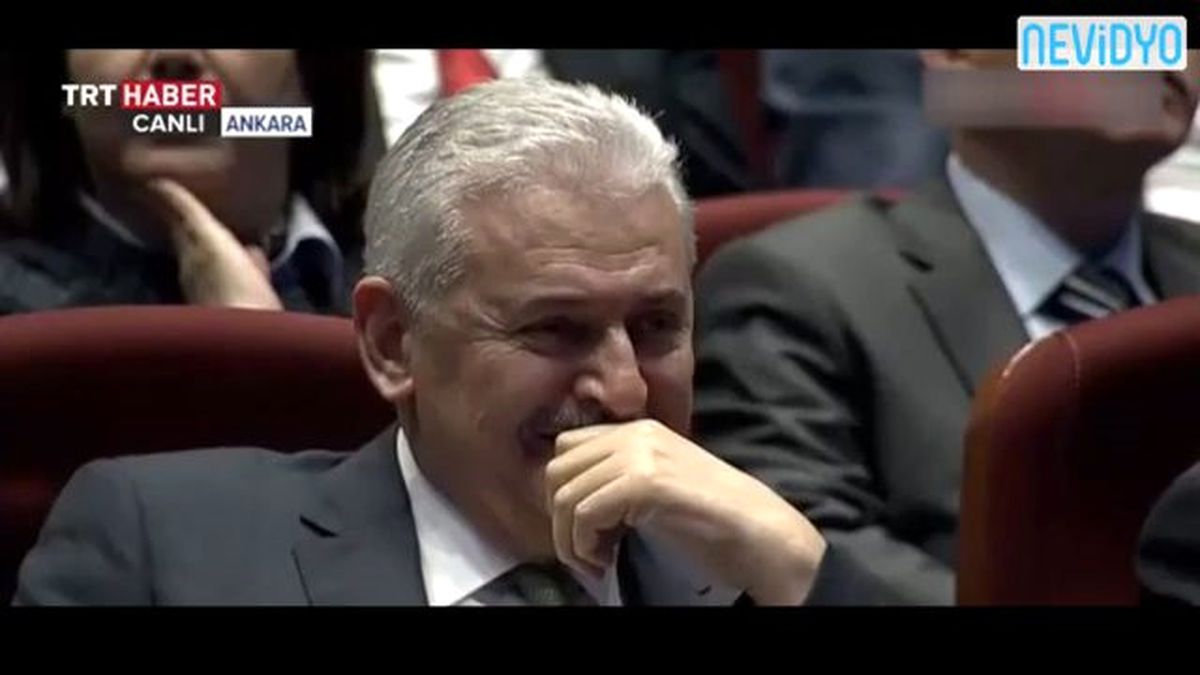 Başbakan Gözyaşlarını Tutamadı!