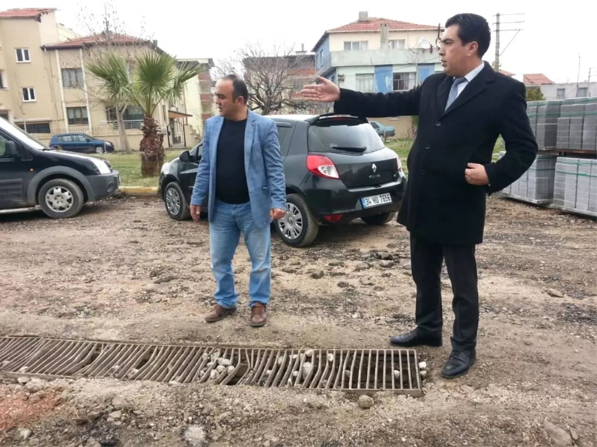 Bozulan Yollar Yeniden Yapılıyor