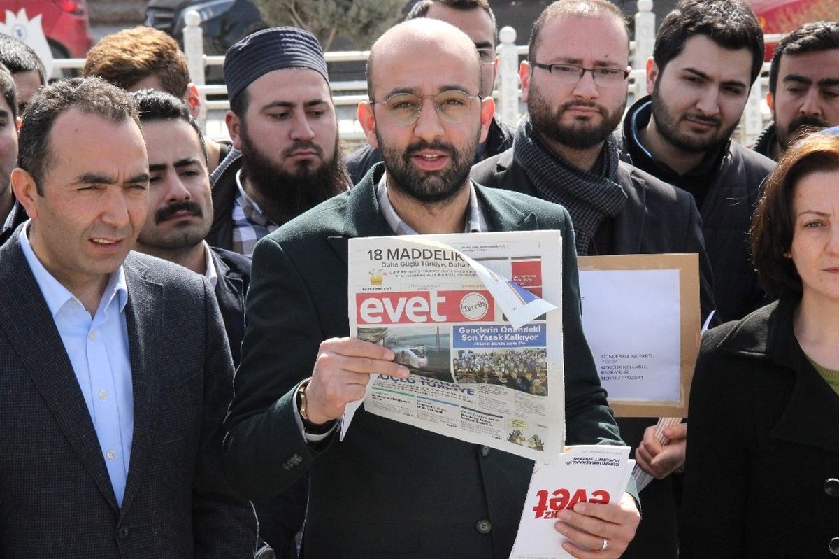 CHP Genel Başkanı Kılıçdaroğlu\'na \'Evet\' Gazetesi Gönderdiler