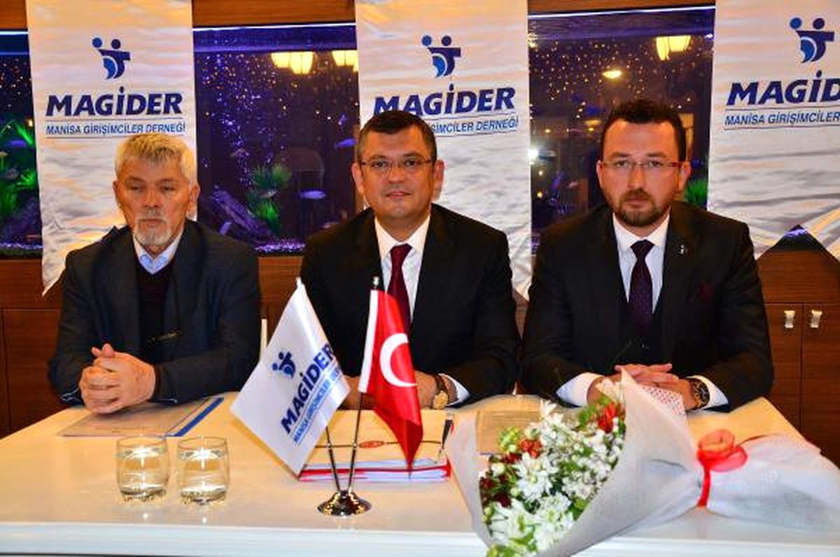 CHP\'li Özel: "Devlet Bahçeli Dış Hatlarda Elinde Bavulu Çok Uzun Bir Bekleyiş Yaşar"