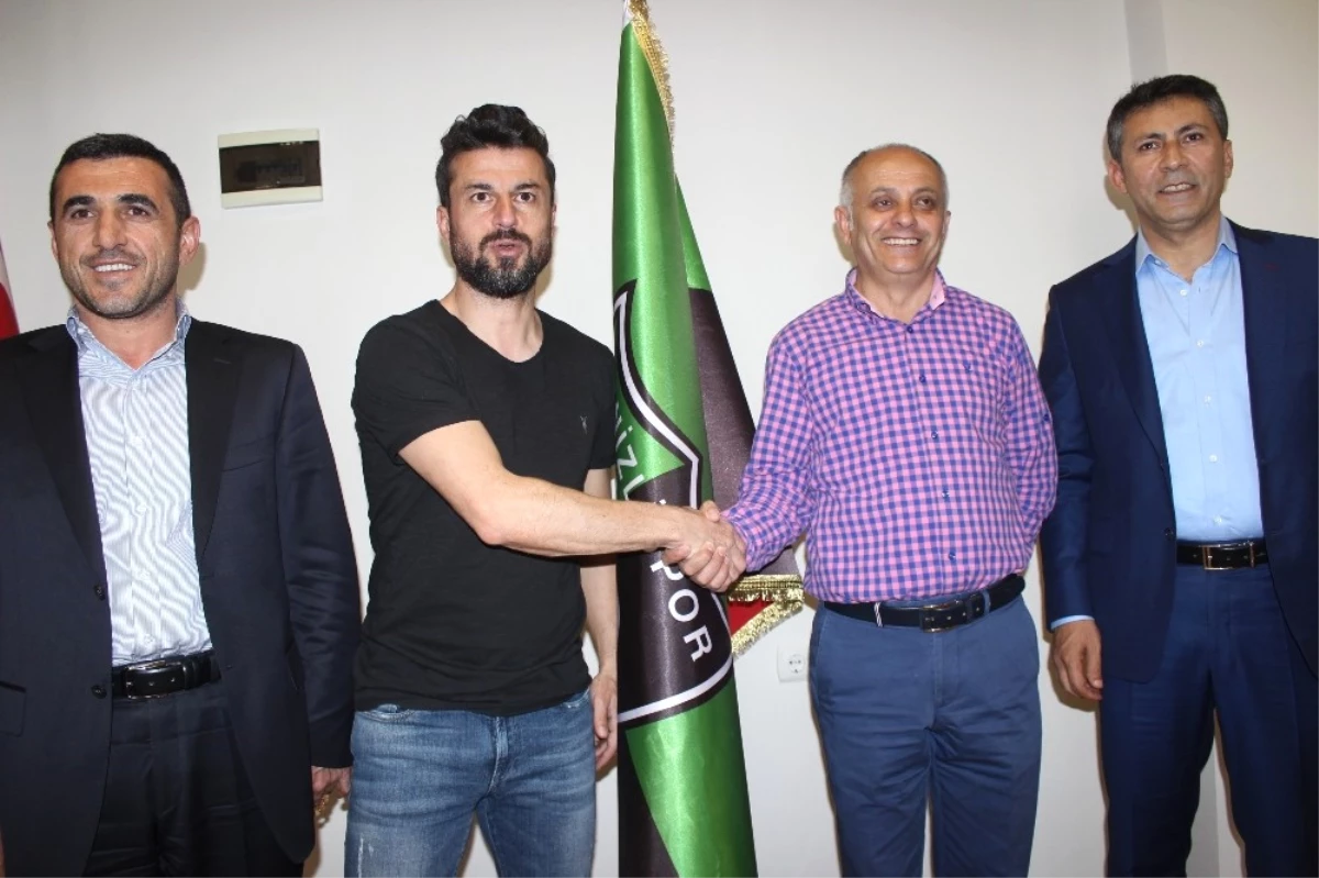 Denizlispor\'dan Ali Tandoğan ile Devam Kararı