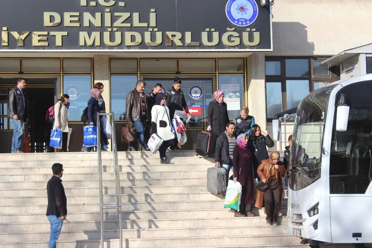 Fetö\'den Gözaltına Alınan 27 Kişiden 13\'ü Adliyeye Sevk Edildi.