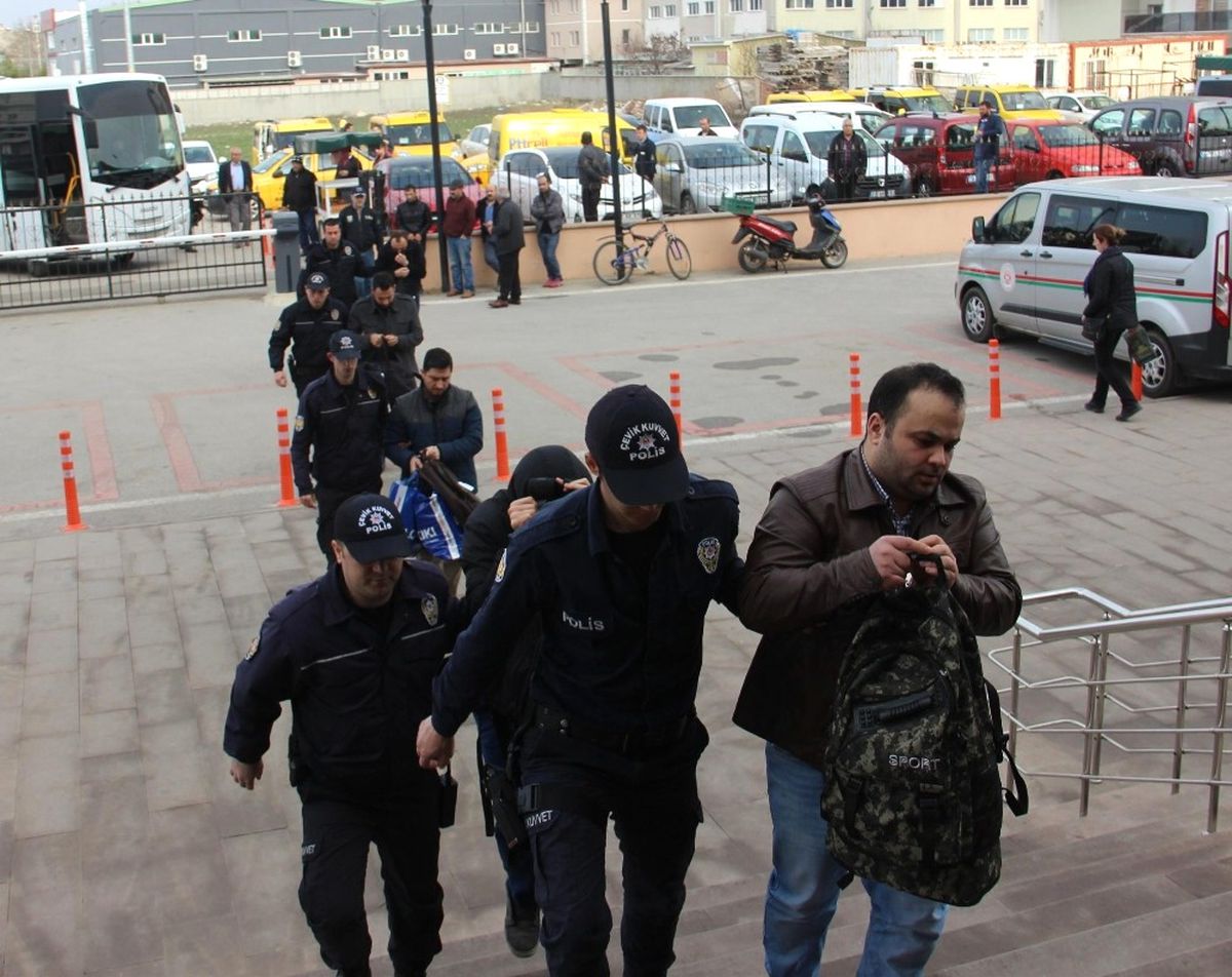 Fetö\'nün Askeri Yapılanmasına Operasyon