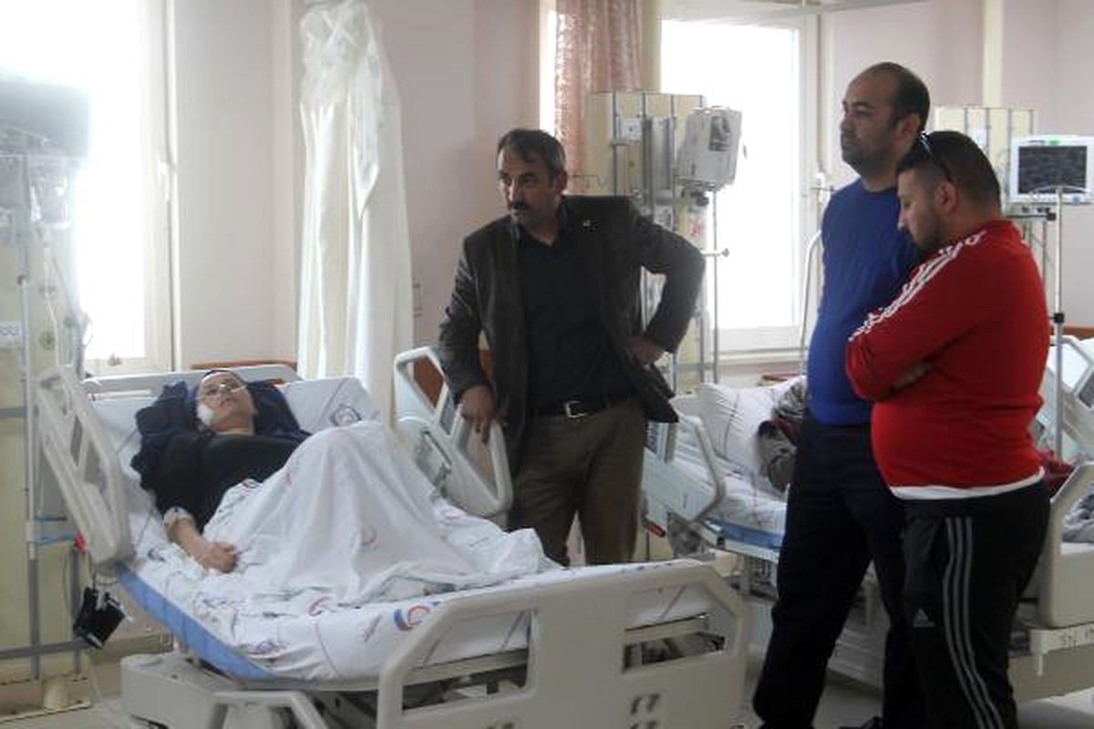 Hasta, Acil Tıp Teknisyenine Saldırdı