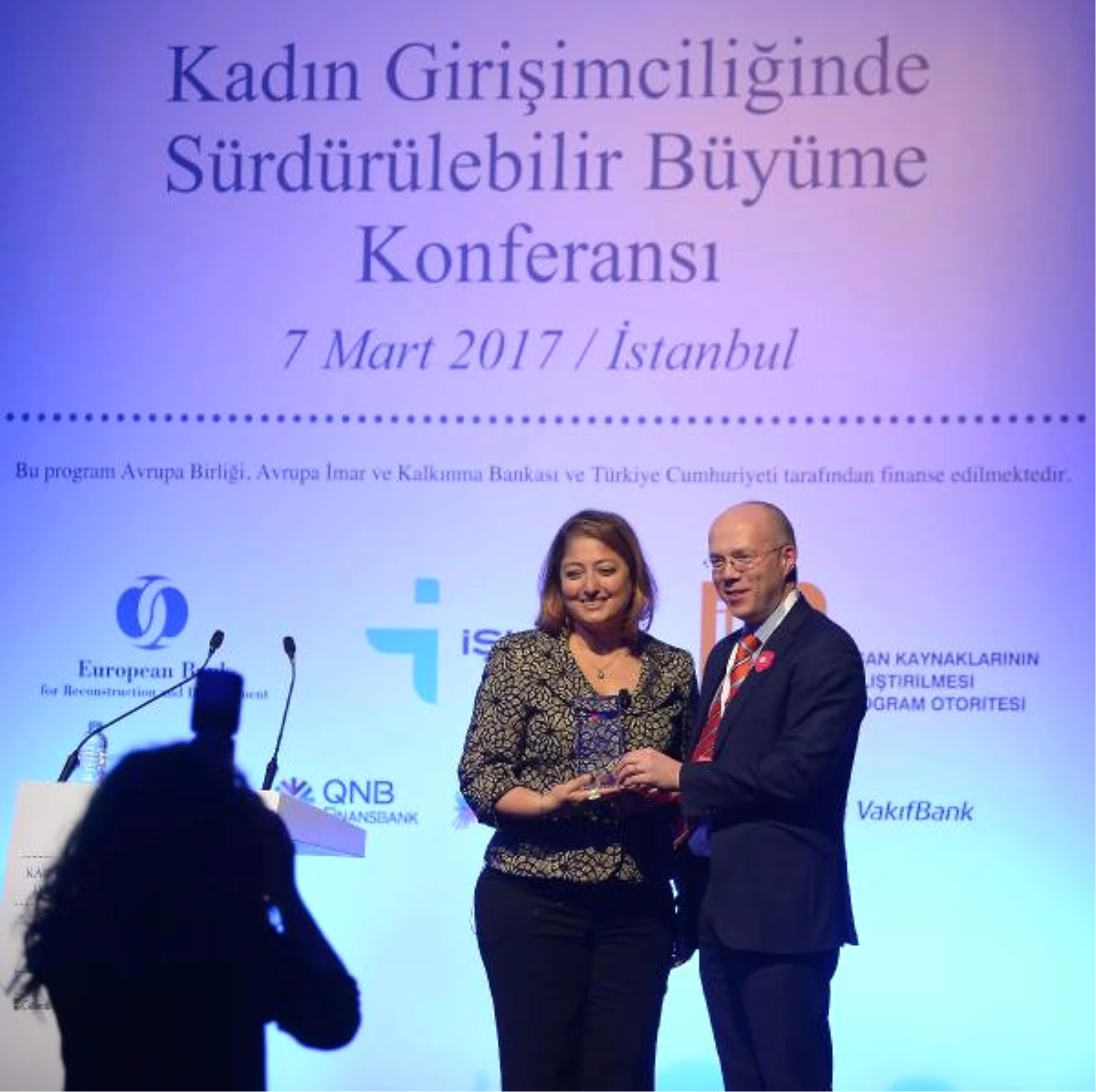 Kadın Girişimciliğinde Sürdürülebilir Büyüme Konferansı" İstanbul\'da Düzenlendi
