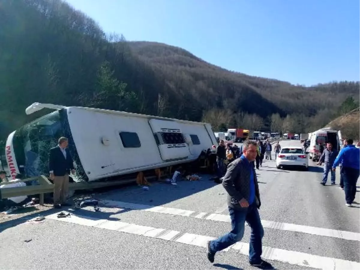 Kadınlar Günü\'ne Gidenlerin Otobüsü Devrildi: 6 Ölü, 35 Yaralı (3)