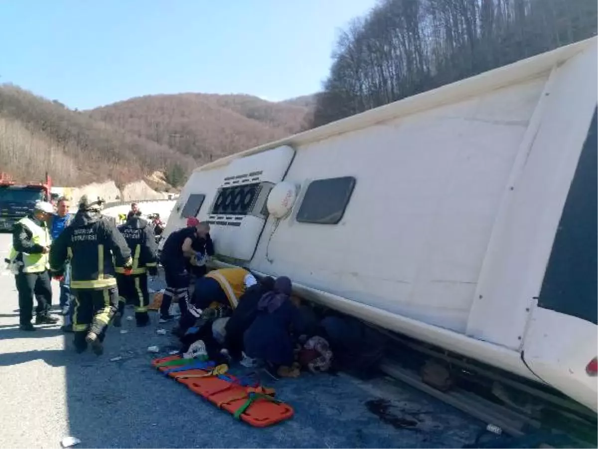 Kadınlar Günü\'ne Gidenlerin Otobüsü Devrildi: 6 Ölü, 35 Yaralı (4)