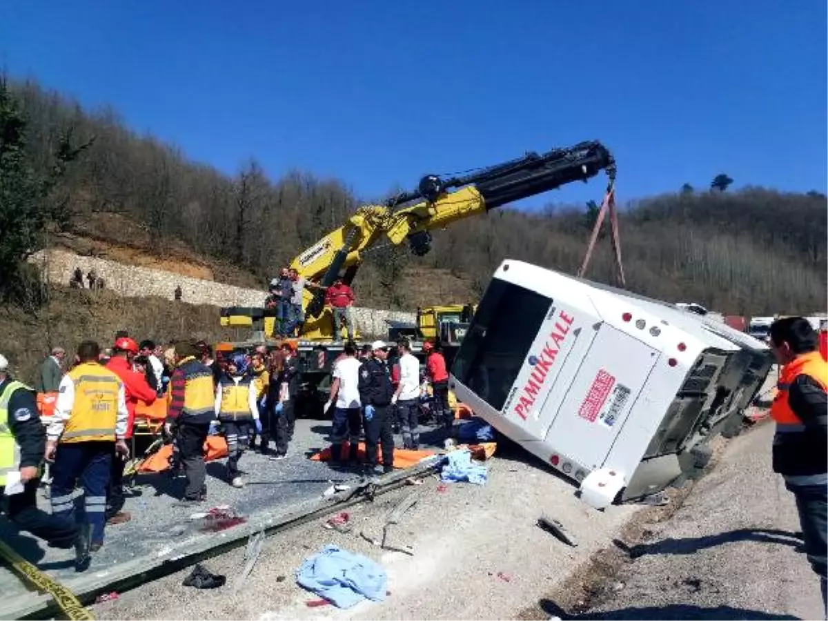 Kadınlar Günü\'ne Gidenlerin Otobüsü Devrildi: 7 Ölü, 34 Yaralı (6)