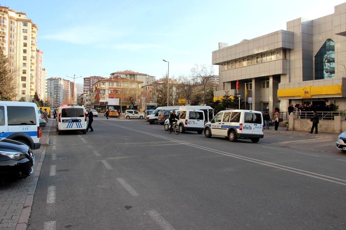 Kayseri Posta İşleme Merkezi\'nde Bomba Paniği