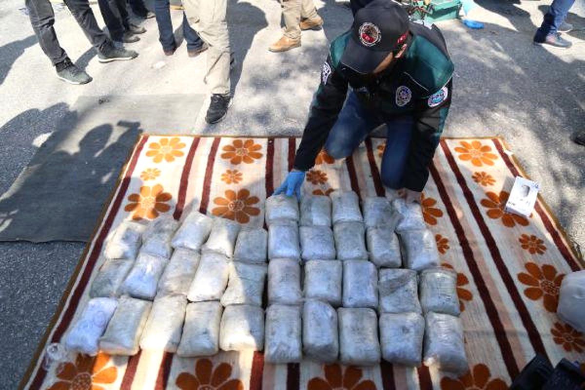 Kocaeli\'de Yolcu Otobüsünde 100 Kilo Eroin Ele Geçirildi