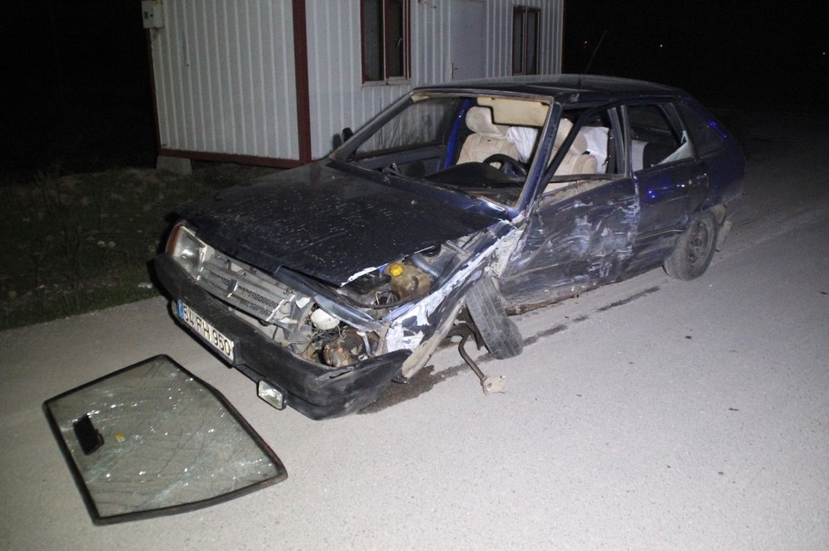 Sakarya\'da İki Otomobil Çarpıştı: 7 Yaralı