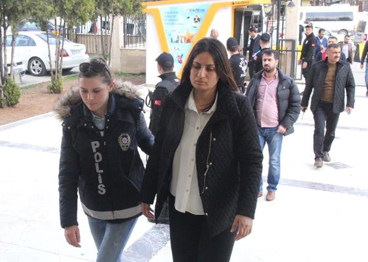 Şanlıurfa\'da; Polis Müdahalesinde Gözaltına Alınanlar Adliyede