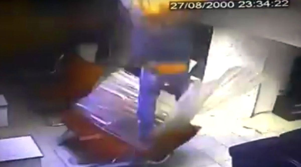 Suriyeli, Soğan Çuvalıyla Birlikte Oyun Salonunun Ortasına Düştü