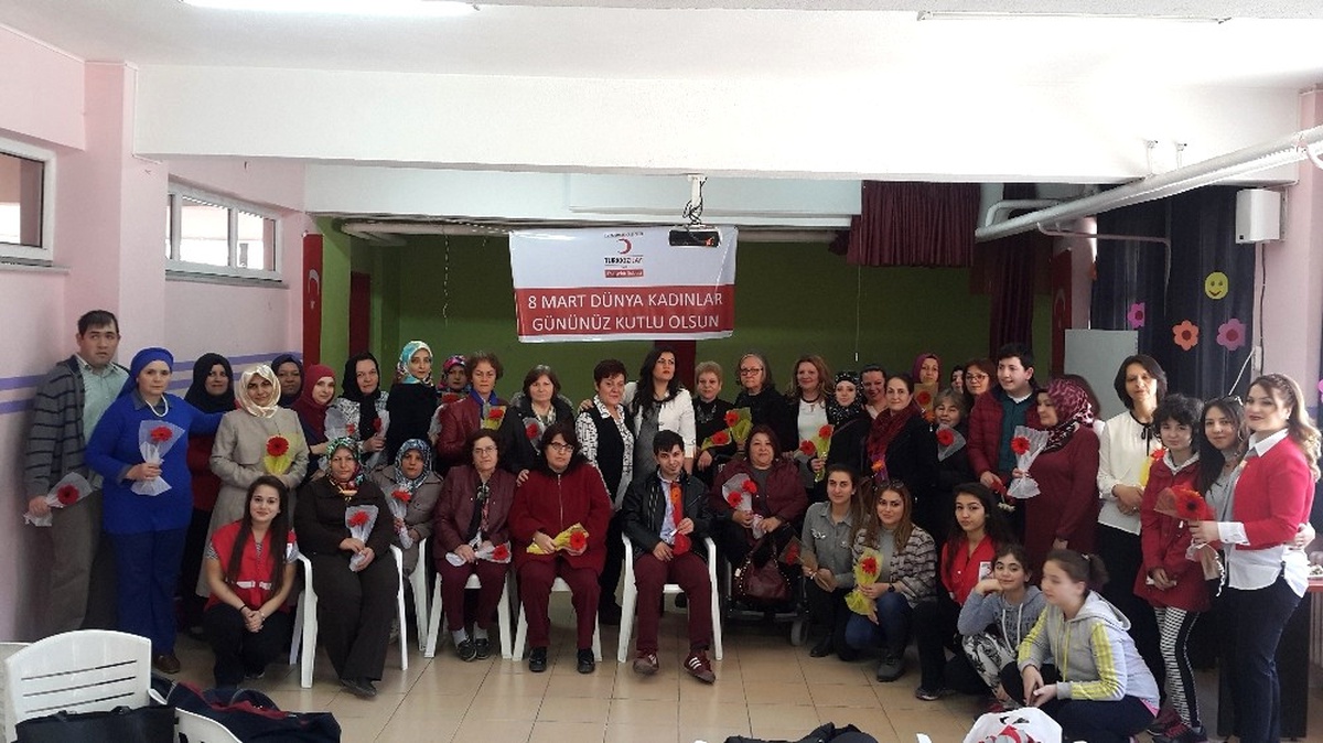 Türk Kızılayı Eskişehir Kadın Kollarının 8 Mart Dünya Kadınlar Günü Kutlaması