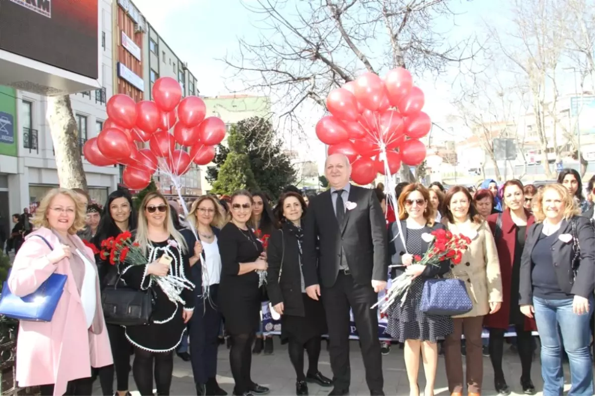 8 Mart Kadınlar Günü Kartal\'da Kutlandı