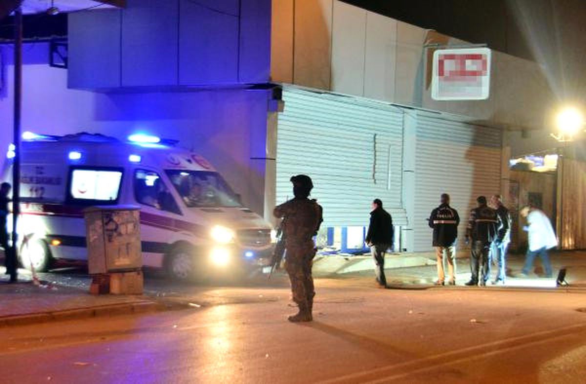 Adana'da Markete Bombalı Saldırı Düzenlendi