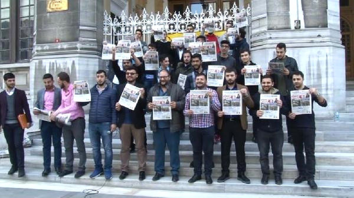 AK Parti Gençlik Kolları Kılıçdaroğlu\'na "Evet Gazetesi" Gönderdi