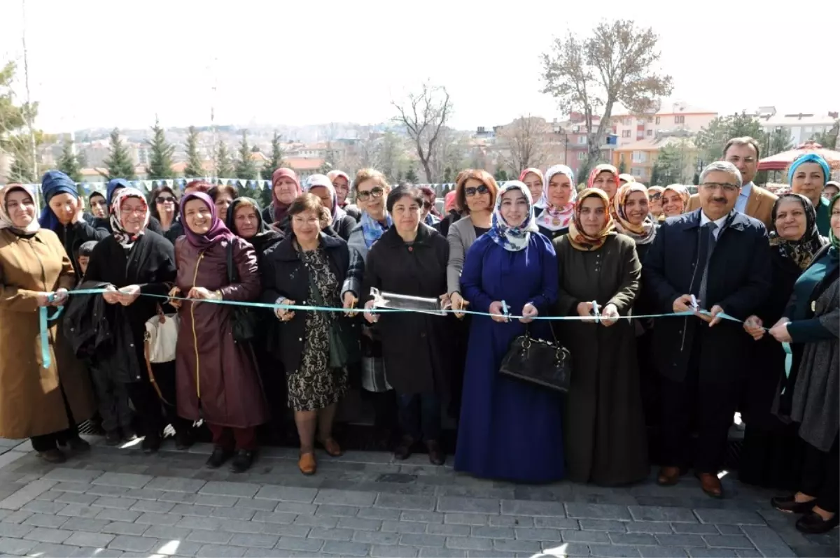 Altındağlı Kadınlar Yeteneklerini Resme Yansıttı