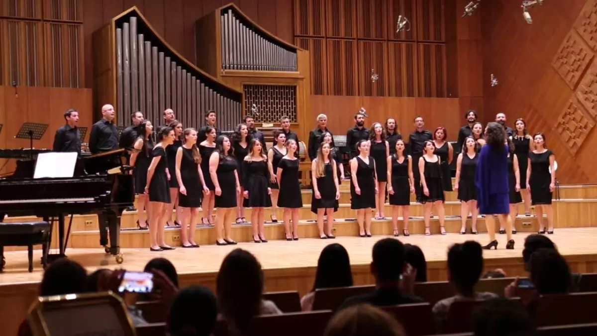 Ankara Çoksesli Korosu Dünya Kadınlar Günü Özel Konseri