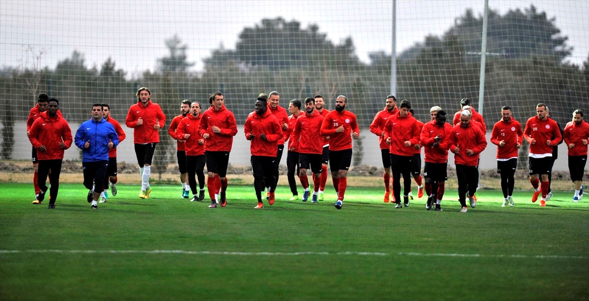 Antalyaspor\'da Çaykur Rizespor Maçı Hazırlıkları