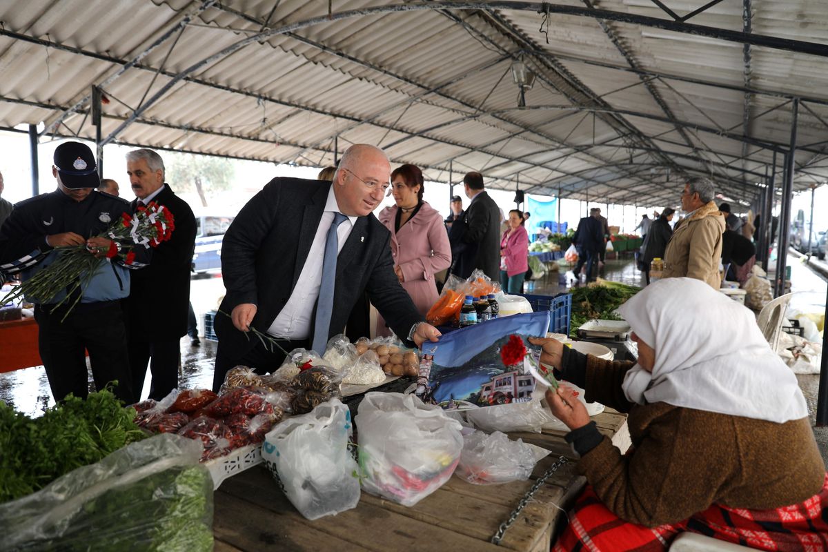 Başkan Gümüş, Kadınlar Gününü Kutladı