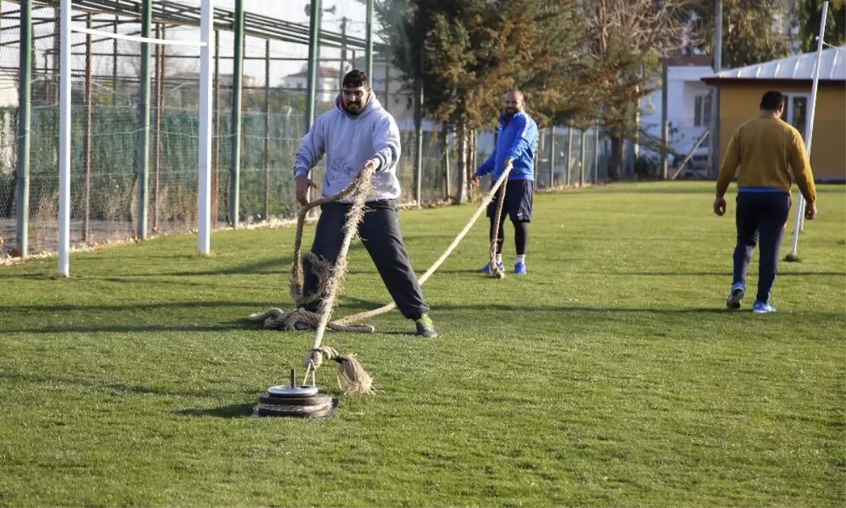 Başpehlivan İsmail Koç, Döşemealtı\'na Transfer Oldu