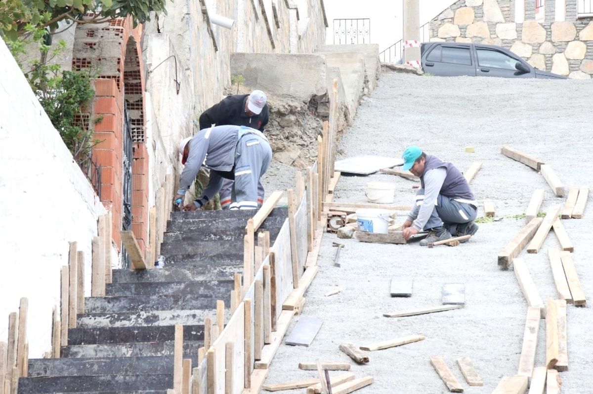 Belediye Ekipleri Yokuşbaşı ve Kumbahçe\'de Çalışmalarını Sürdürüyor