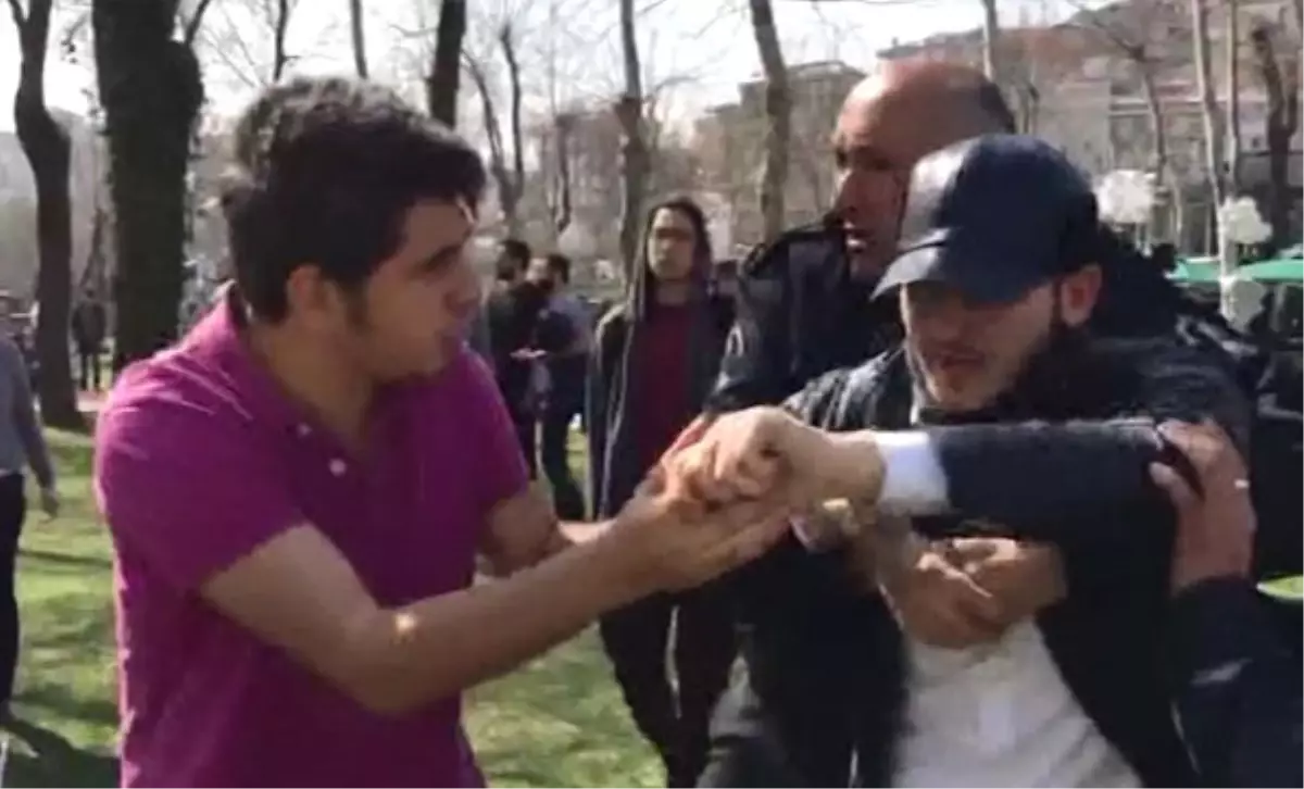 Bilgi Üniversitesi\'nde Kadınlar Günü Standına Saldırı