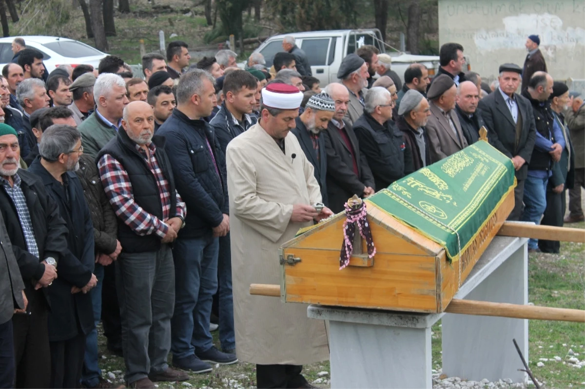 Bir Yılda Iki Evladını Kaybetti