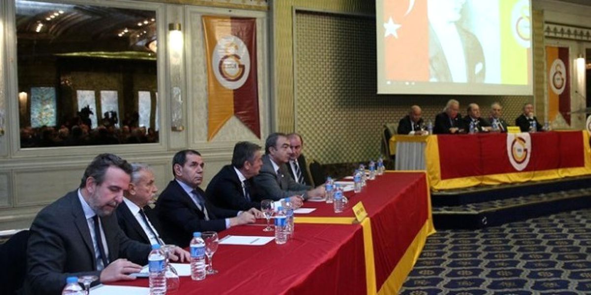 Dursun Özbek\'ten Yöneticilere Yasak!