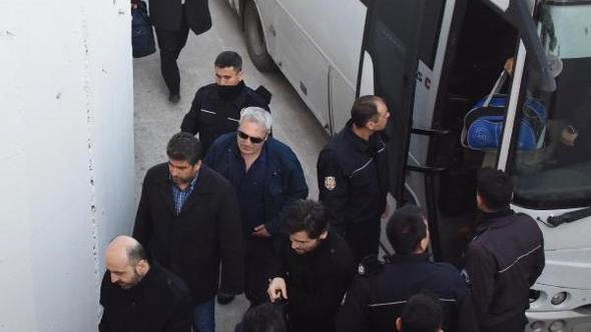 Fetö İmamları Operasyonunda 8 Tutuklama
