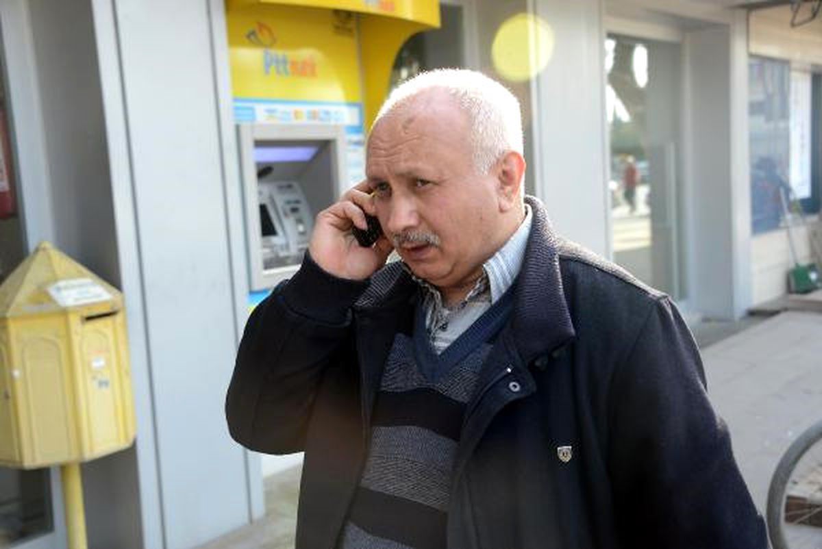 \'Fetö Soruşturması\' Diye Korkutup 8 Bin Lirasını Dolandırdılar