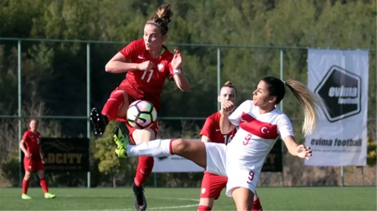 Goldcity Women\'s Cup - Türkiye Polonya\'ya 2-1 Mağlup Olarak Üçüncü Sırada Yer Aldı