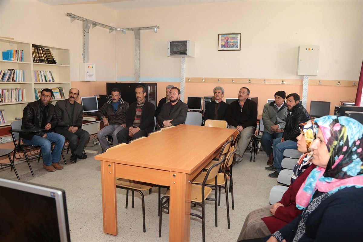 Halkapınar\'da Vatandaşlarla Buluşma Toplantısı