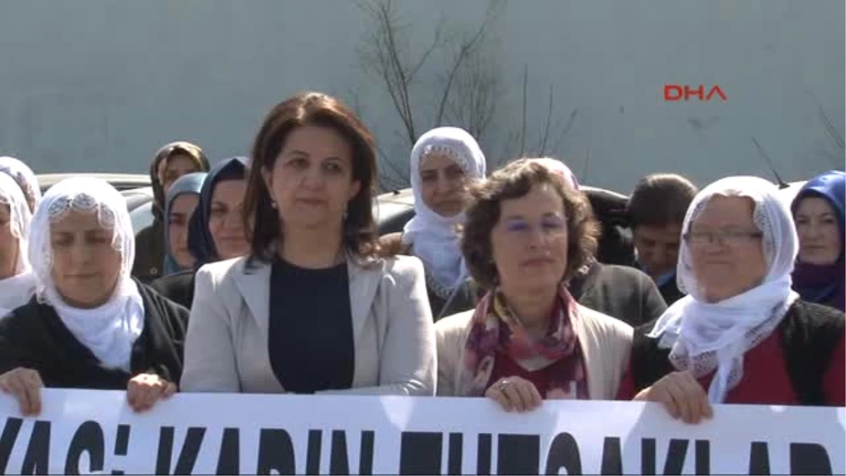 Hdp\'li Kadınlardan Bakırköy Cezaevi Önünde "Dünya Kadınlar Günü" Kutlaması