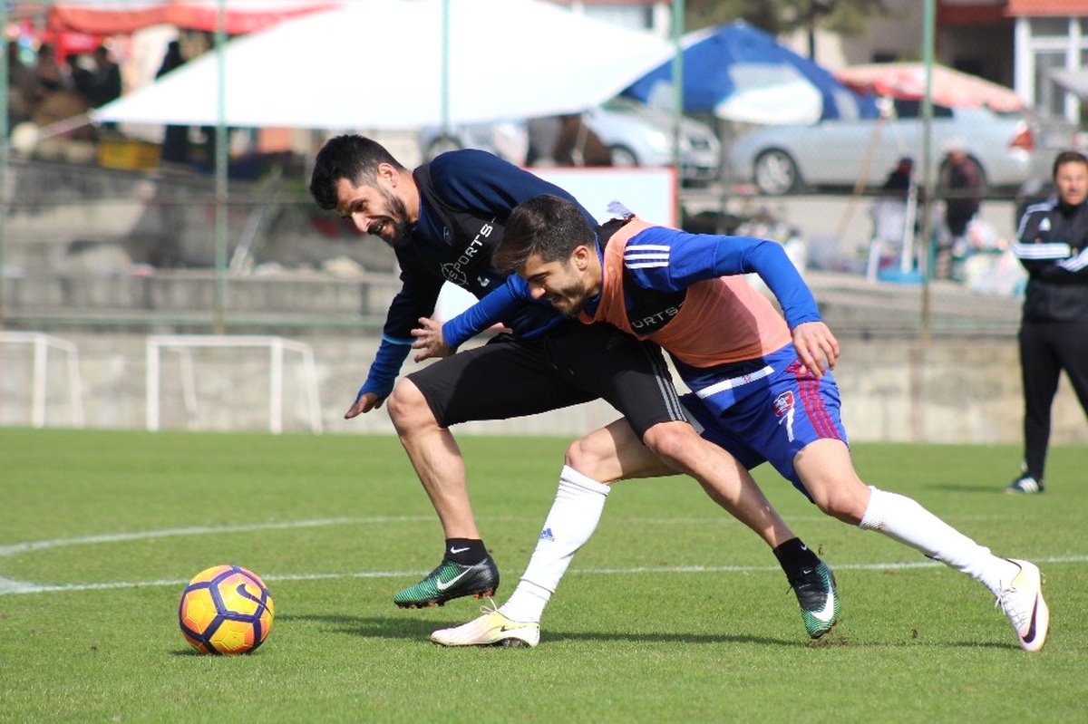 Karabükspor\'da Başkan Tankut\'a Doğum Günü Sürprizi