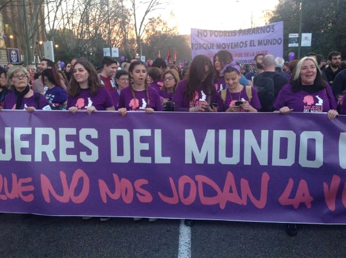 Madrid\'de 10 Bin Kişi, Kadın Cinayetlerine Karşı Yürüdü (2)