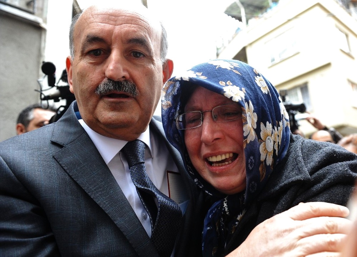 Otobüs Kazasında Ölen Genç Kadın İkizini Yalnız Bıraktı