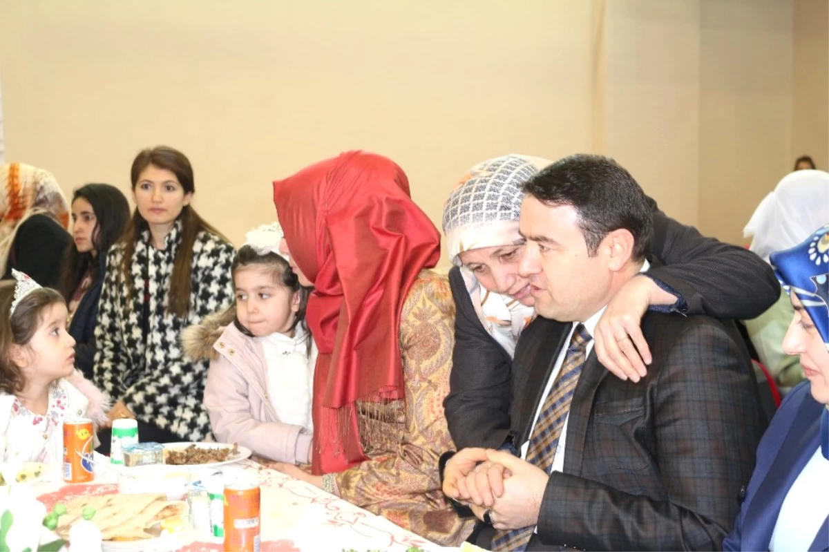 Sakık\'ın Yerine Kayyum Olarak Belediye Başkanı Atanan Vali Işın Açıklaması